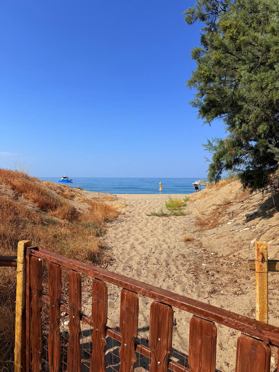 Sentiero verso il mare