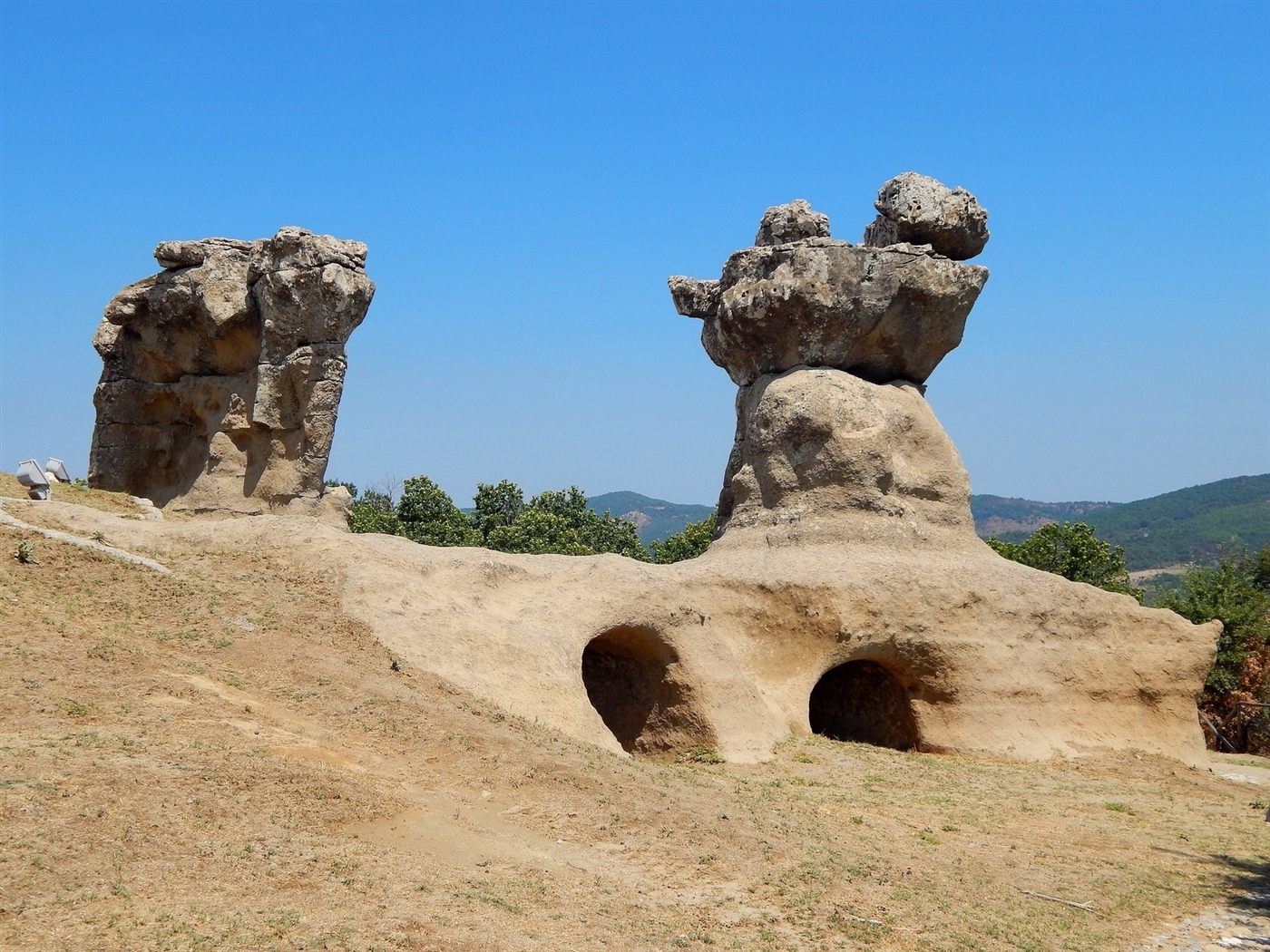 Giganti dell'Incavallicata, megaliti di Campana